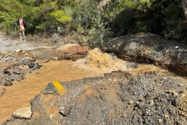 ​​​​​​​Elektrik Direği Çalışması Sırasında Bodrum’a Su Sağlayan Ana Hat Patladı