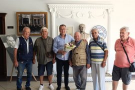 ‘KIDEMLİ’ GÜLLÜKLÜLERDEN REŞİT ÖZER’E ZİYARET