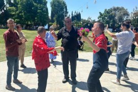 Bahar Pikniğinde Asker Kınası Töreni Duygulandırdı