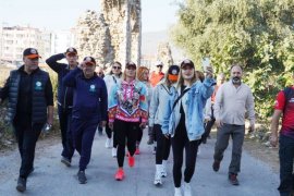 8. Milas Zeytin Hasat Şenliği’nin 2’nci günü sağlık yürüyüşü ile başladı