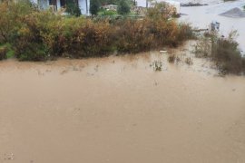 Belediye Başkanı Topuz:  “OLMAMASI GEREKEN BİR OLAYDI…”  “FİRMA YAĞMUR SUYU HATLARINA ZARAR VERMİŞ…”  “MİLAS’IN HER MAHALLESİNDE BİR KAZI VAR…”  “ŞANTAJ MAHİYETİNE DÖNÜŞTÜRÜLÜRSE…”