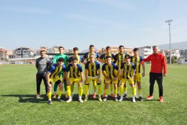 Yeni Milasspor U18 takımı kendi evinde Turgutreisspor U18 takımına farklı yenildi