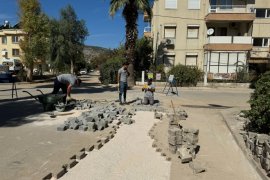 Bozulan Yolların Tamiratı Milas Belediyesi Tarafından Gerçekleştiriliyor