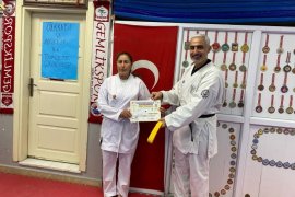 Karate Sınavında Genç Sporcuların Başarısı