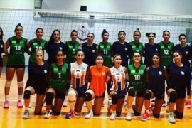 Genç ve yıldız kızlar voleybol takımları antren maçı yaptı