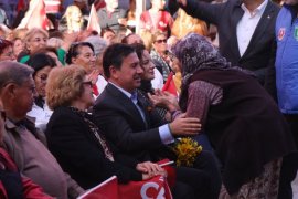 BAŞKAN ARAS BODRUM MİTİNGİNDEN İKTİDARA SESLENDİ: “HİZMETTE AYRIM OLMAZ YAPAN UTANSIN”