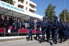 103 Yıllık Büyük Zafer, Milas’ta Sabah Resmî Törenlerle, Akşam Fener Alayı ve Konserle Kutlanıyor