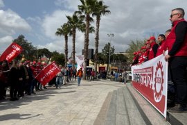Cumhuriyet ve Demokrasi Vurgusuyla İşçiler Alanlara Çıktı