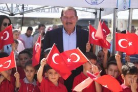 İlköğretim Haftası’nda Protokole Miniklerden Büyük İlgi