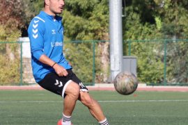 Milas Takımları Zirve ve Play-Off Yarışında Sahada