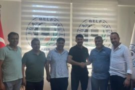 “Profesyonel futbolcularımız formamız ve armamız altında”