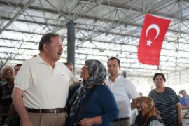 Milas Belediyesi Vatandaşlara Aşure İkram Etti
