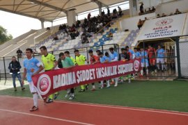Kadına Şiddete Tribün ve Sahadan Pankartlı Tepki