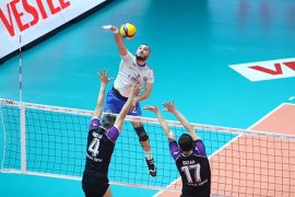 Voleybolcularımız İlk Maçı Kazandı..