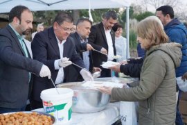 Milas Belediyesi ilk iftar sofrasında 4 bin kişiyi ağırladı