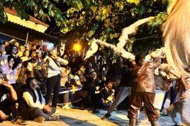 Kostümler giyildi, maskeler takıldı…