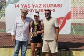 Tebrikler Beril! Teniste  Yine Şampiyon Oldu!