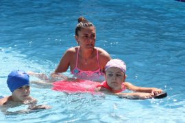 Büyükşehir’den Çocuklara Ücretsiz Yüzme Kursu