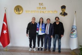 Meyra Günaydın Vakıfbank takımına transfer oldu