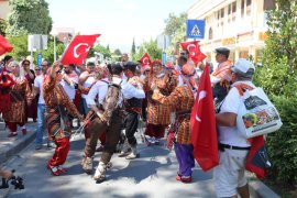 Milas sokakları yörük göçü ile şenlendi