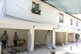 MİLAS BELEDİYESİ’NİN DÜKKANLARINDA YENİLEME ÇALIŞMALARI TAMAMLANDI