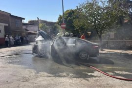 Milas’ta Araç Yangınında Mahallelinin Duyarlılığı İnsanlığa Umut Oldu