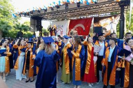 Milas MYO’da Mezuniyet Coşkusu: Gurur ve Gözyaşı Bir Arada