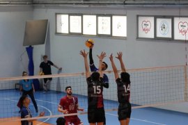 Milas Belediyespor liderliğini koruyor