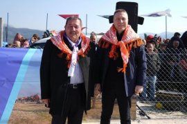 Pehlivan Develer Arenada Kozlarını Paylaştı