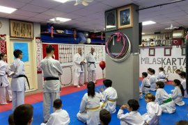 Karate Sınavında Genç Sporcuların Başarısı