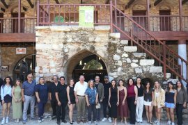 BAŞKAN TOPUZ ÖĞRENCİLERİN PROJELERİNİ İNCELEYEREK BİLGİLER ALDI