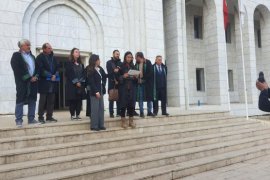 “Çocukların demokratik bir toplumda barış içinde yaşayabilmeleri için…”