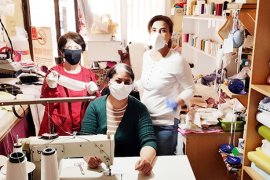 CHP’li kadınlar Muğla’da maske üretiyor