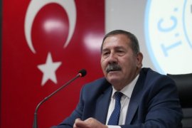 Belediye Başkanı Topuz:  “OLMAMASI GEREKEN BİR OLAYDI…”  “FİRMA YAĞMUR SUYU HATLARINA ZARAR VERMİŞ…”  “MİLAS’IN HER MAHALLESİNDE BİR KAZI VAR…”  “ŞANTAJ MAHİYETİNE DÖNÜŞTÜRÜLÜRSE…”