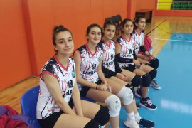 Milas Belediyespor Yıldız Kız Voleybol takımı grup birinciliğini garantiledi