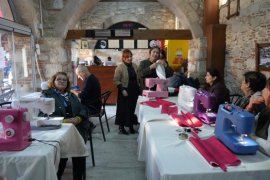 Dikiş Atölyesi Etkinliğinde El Emeği Göz Nuru Çantalar Üretildi
