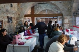 Dikiş Atölyesi Etkinliğinde El Emeği Göz Nuru Çantalar Üretildi