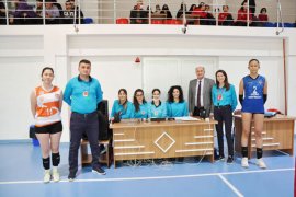 Milas Akademi Bayan Yıldız  Kız Voleybol Takımı, İhtisasspor Yıldız Kız Voleybol Takımı’nı 3-1 yendi