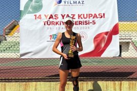 Tebrikler Beril! Teniste  Yine Şampiyon Oldu!