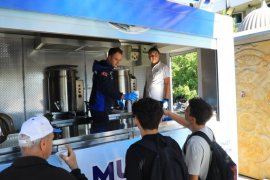 Büyükşehir Sıcak bir Çorba ile Öğrencilerin Yanında