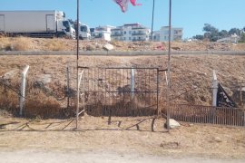 Güllük Futbol Sahasının Hali Tepki Çekiyor