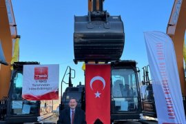 TBB’den Milas Belediyesi’ne Paletli Ekskavatör Hibesi