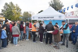 Milas Belediyesi ilk iftar sofrasında 4 bin kişiyi ağırladı