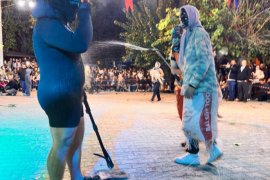 Kostümler giyildi, maskeler takıldı…