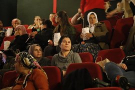 Büyükşehir, 8 Mart’ta Hiç Sinemaya Gitmeyen Kadınları Sinema İle Buluşturdu