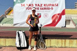 Tebrikler Beril! Teniste  Yine Şampiyon Oldu!