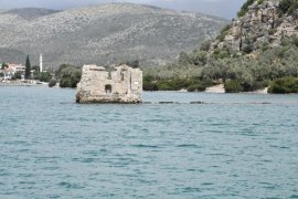 Turizm Haftası Kutlamaları Hermias ile Yunus Efsanesi Işığında Tarihi Şehirde Sona Erdi