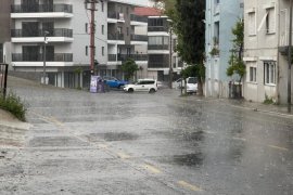Milas Sağanak Yağışa Teslim Oldu: Trafik Durma Noktasına Geldi
