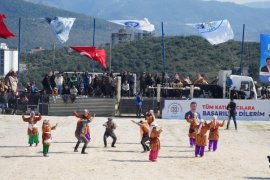 Pehlivan Develer Arenada Kozlarını Paylaştı