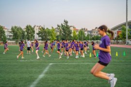 Voleybolun Genç Yetenekleri Stadyumda Ter Döktü